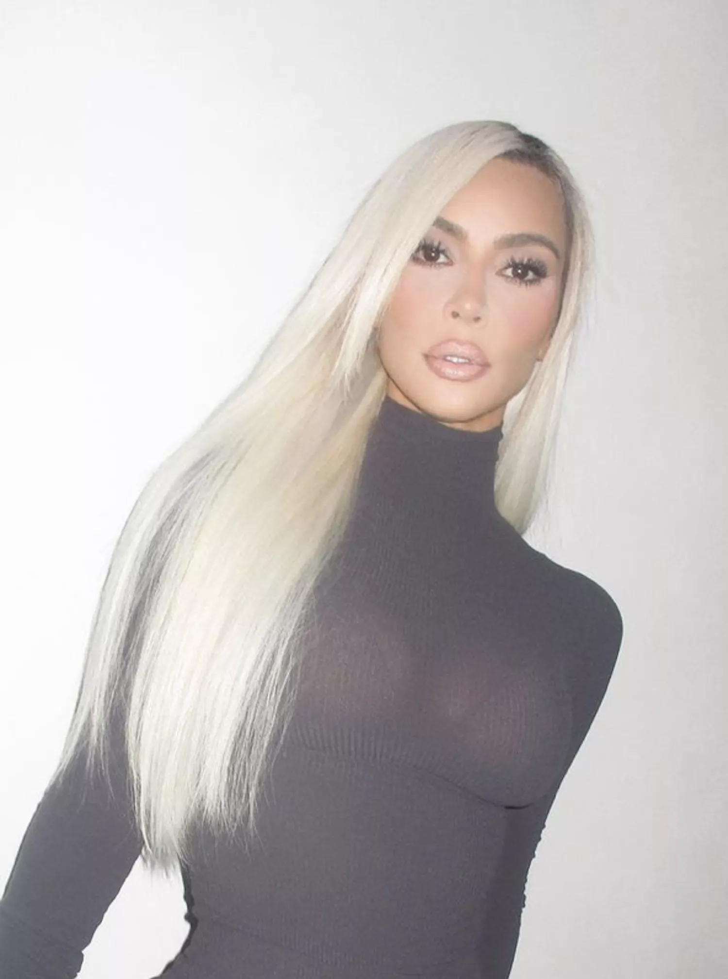 Kim Kardashian's Greatest Hair Moments: Stick-Straight Blonde