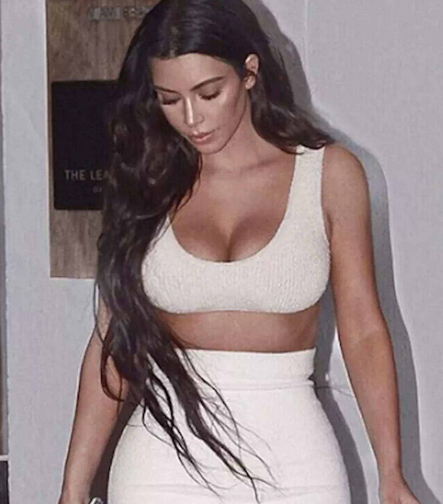 Kim Kardashian's Greatest Hair Moments: Super-Long Extensions With Beachy Waves