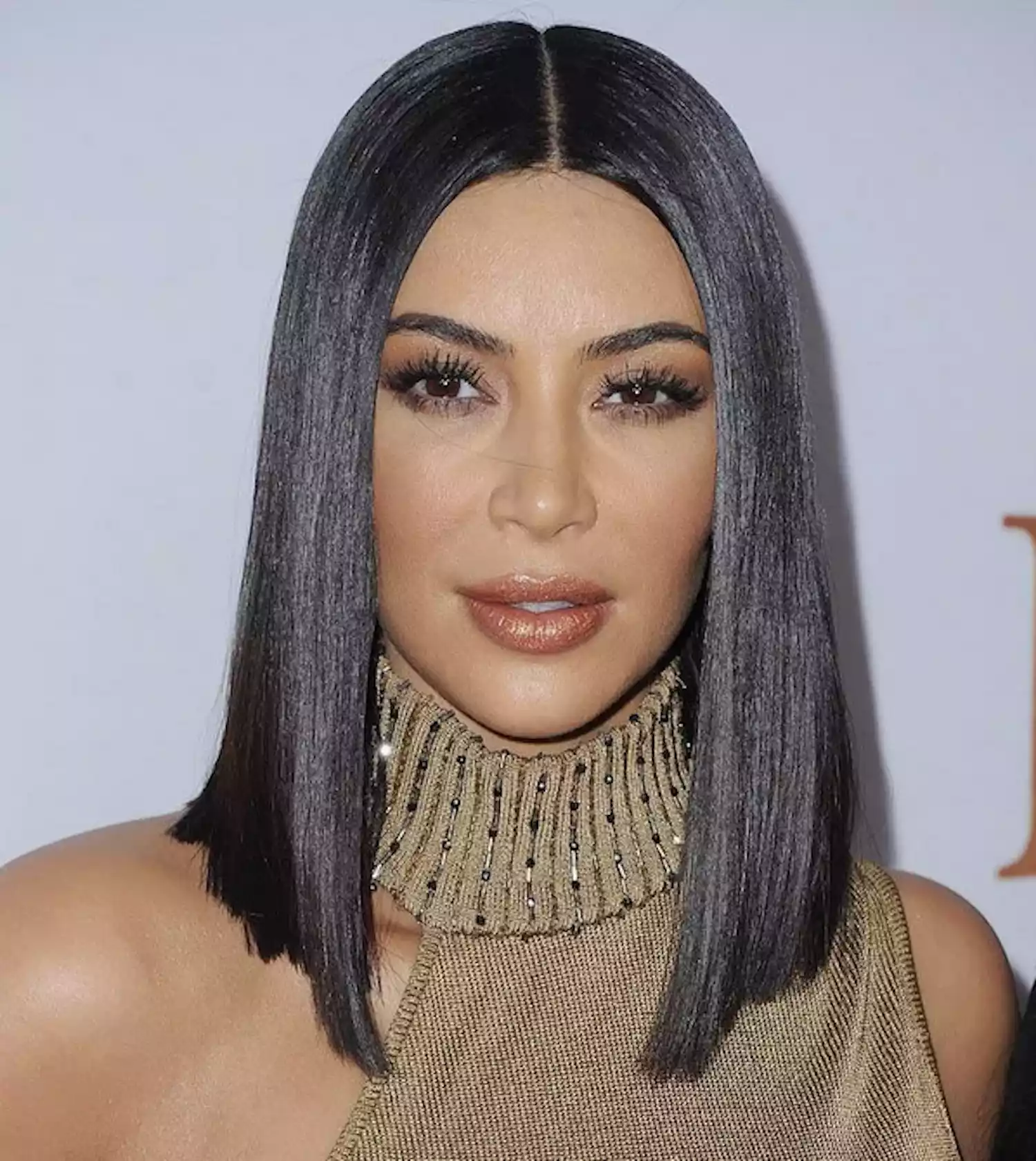 Kim Kardashian's Greatest Hair Moments: Sleek and Straight Lob