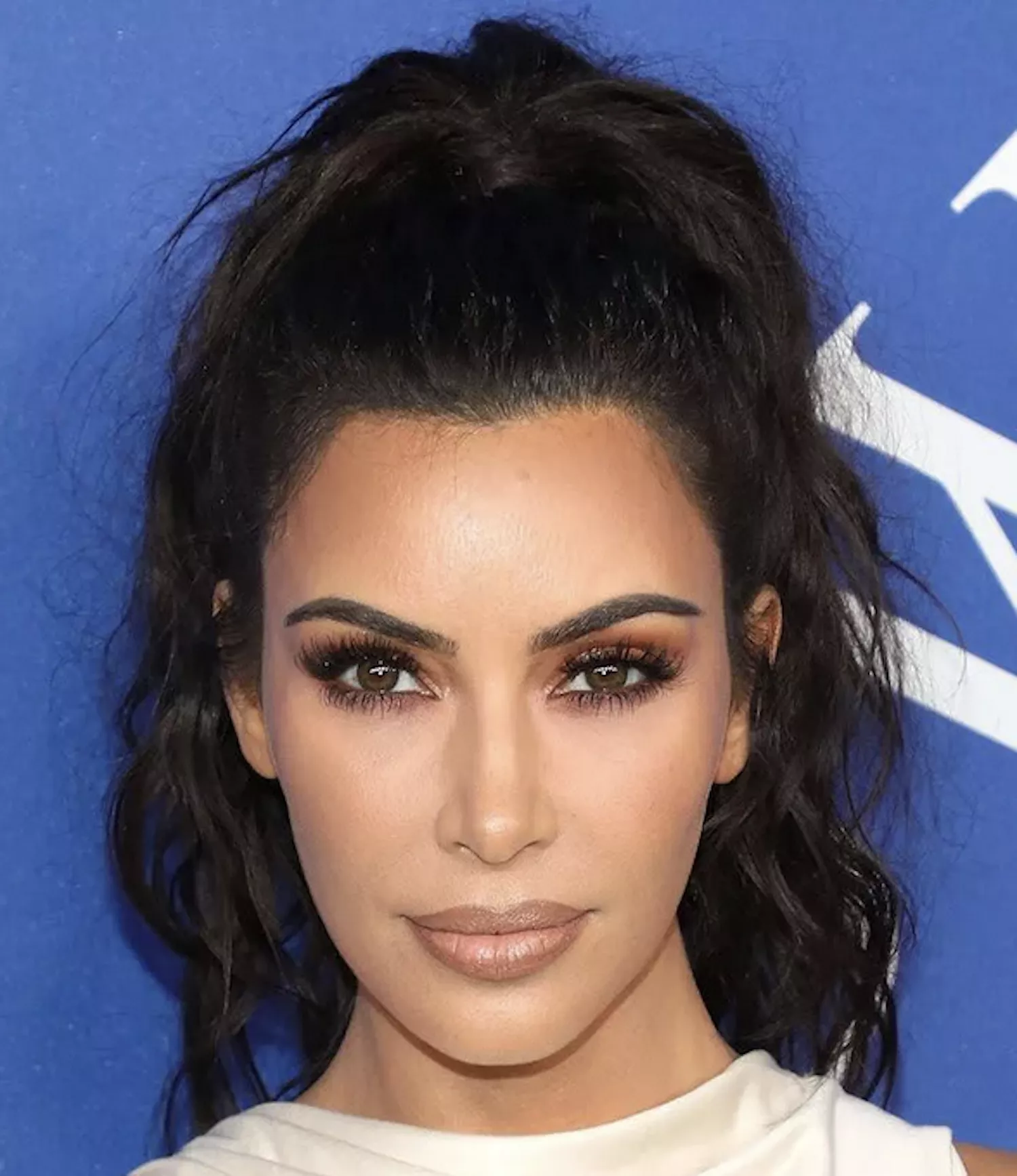 Kim Kardashian's Greatest Hair Moments: High Wavy Ponytail